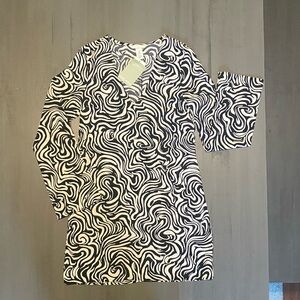 H&M Black and White Swirl Pattern Dress